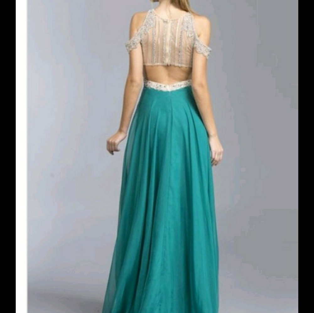Dress - Picture 4 of 4